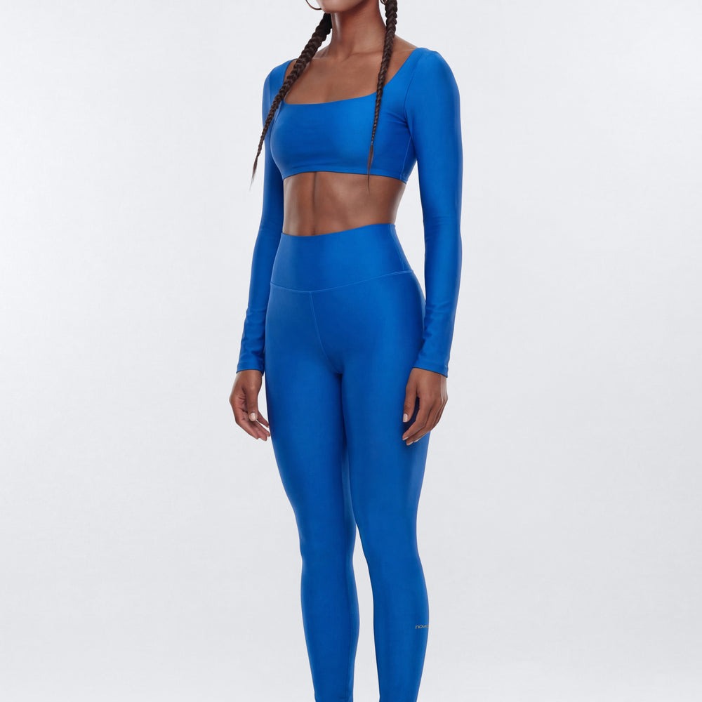 AirSculptâ¢ Long Sleeve Crop Sports Top
