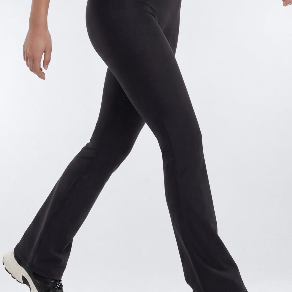 AirSculptâ¢ 32â3 Cross Front Mid Rise Flare Legging