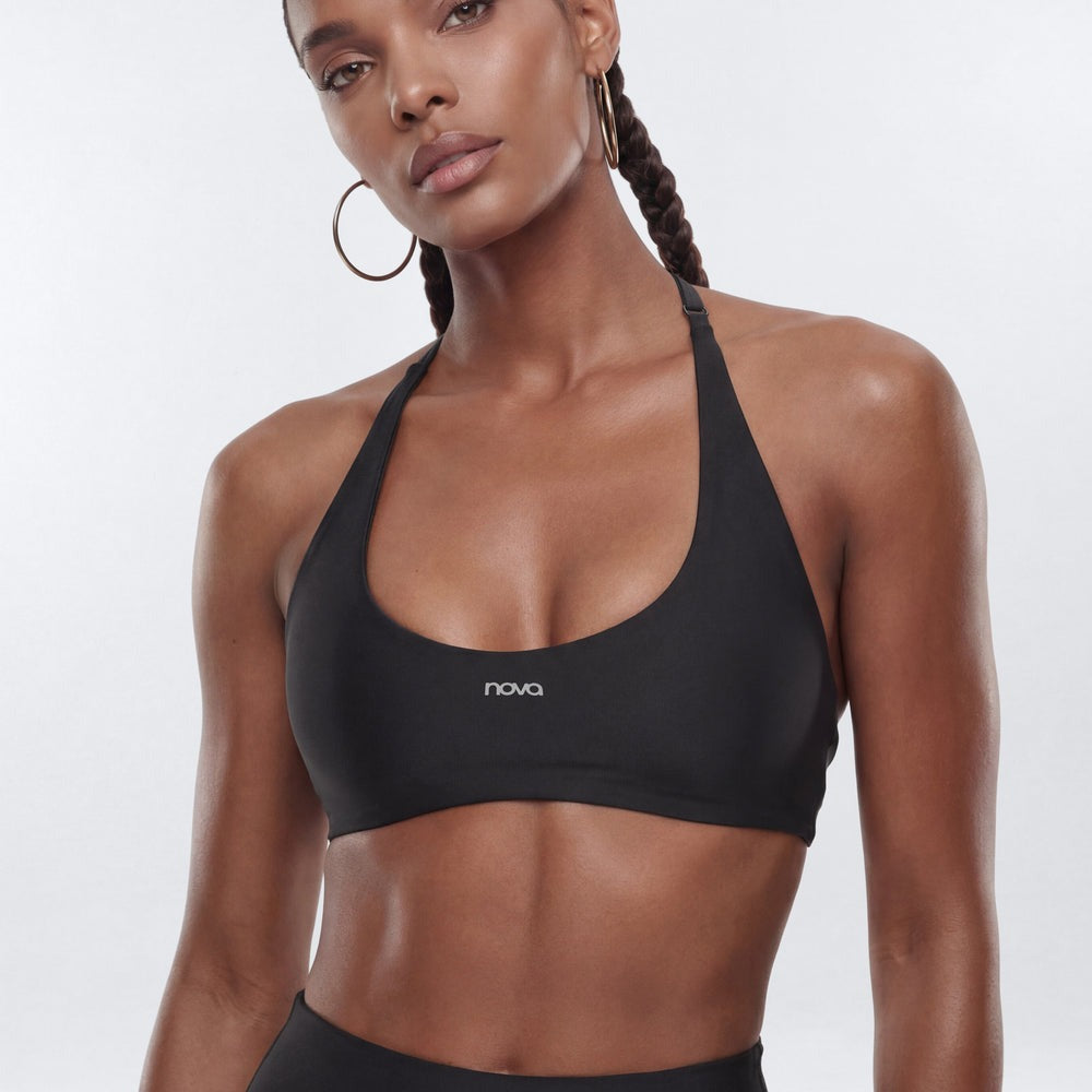 AirSculptâ¢ Scoop Halter Sports Bra