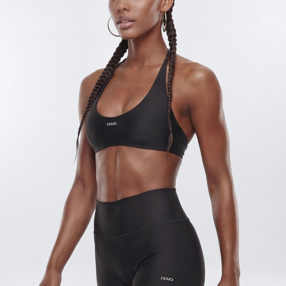 AirSculptâ¢ Scoop Halter Sports Bra