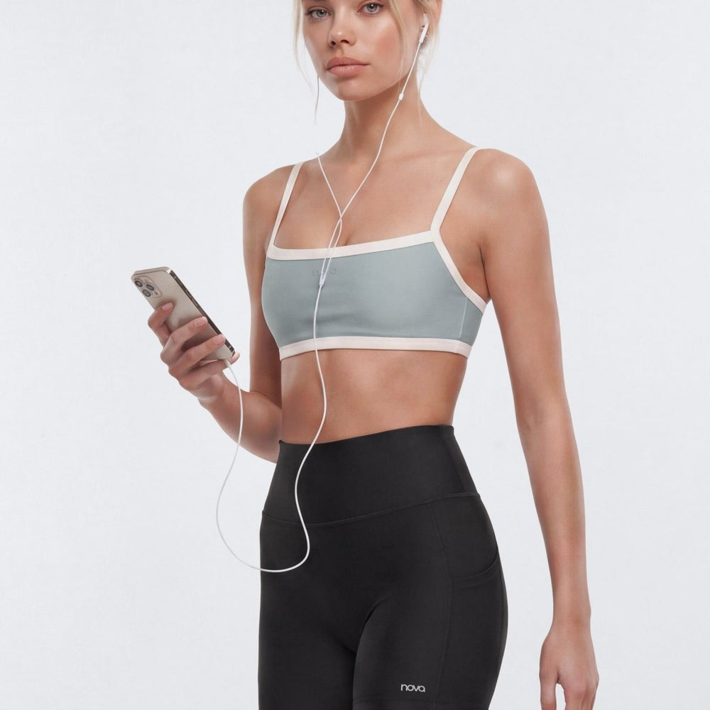 AirSculptâ¢ 5â3 Side Pocket Mid Rise Biker Short