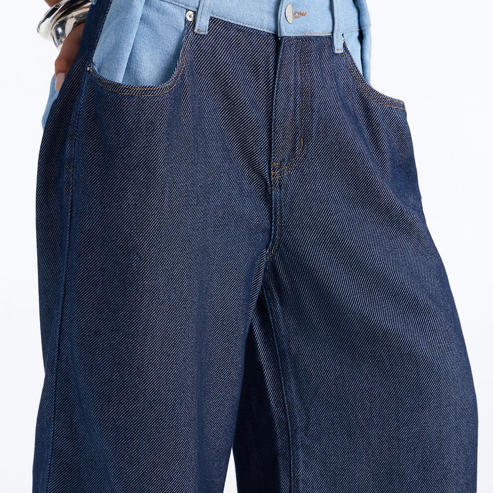 A Big Deal Adjuster Baggy Jeans