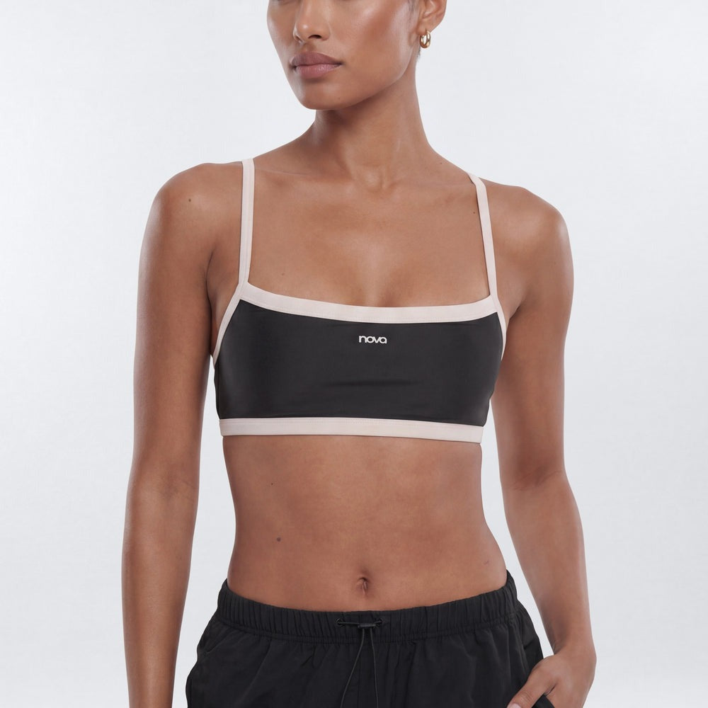 AirSculptâ¢ Contrast Strap Sports Bra