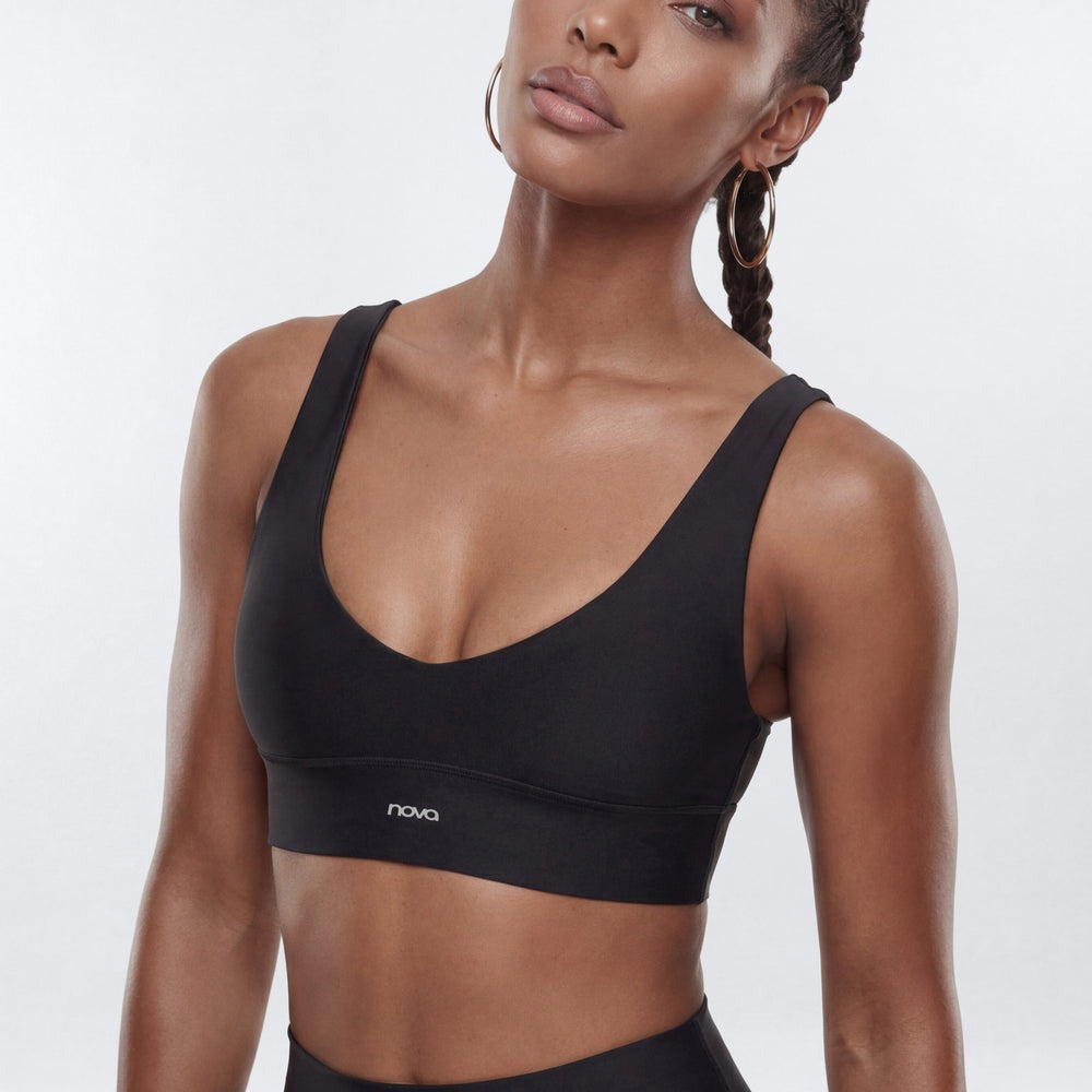AirSculptâ¢ V Neck Sports Bra